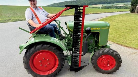 Ő a férfi, akinek 320 Fendt traktorja van +VIDEÓ