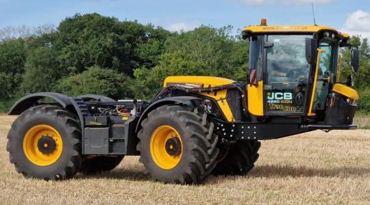 Teljesen újragondolták ezt a JCB Fastrac-ot – ez lett belőle!