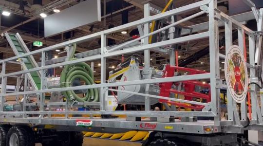 A magyar gazdák társai! – A Fliegl komplett megoldásokat mutatott be + VIDEÓ