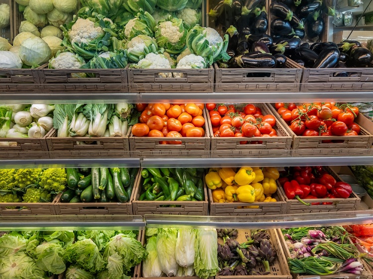 zöldségek boltban