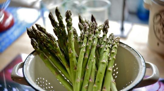 Hódít a zöld spárga: már jóval drágább, mint a fehér