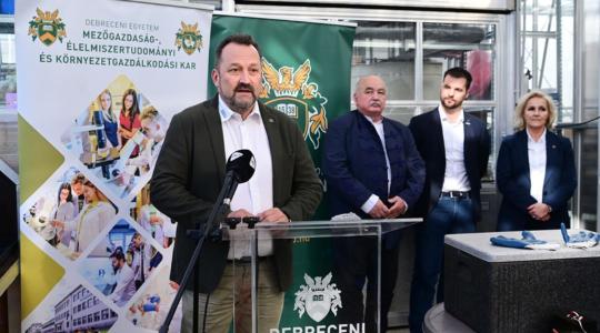 Ehető lesz az űrpaprika? Most kezdődik a debreceni minták kritikus elemzése