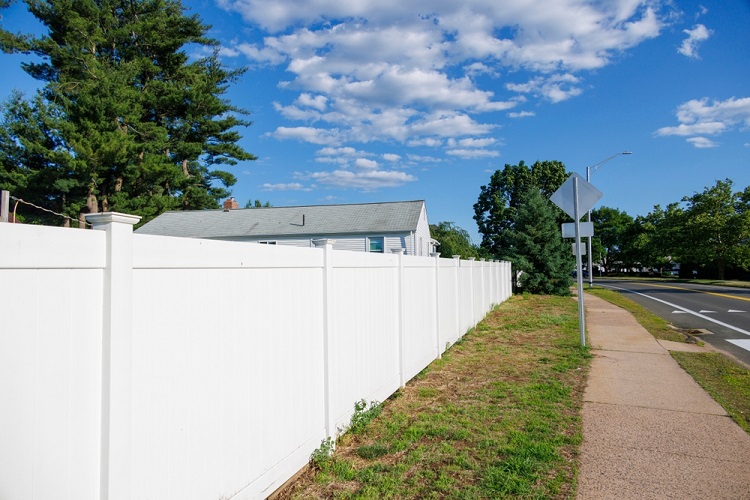 kertes ház kerítés