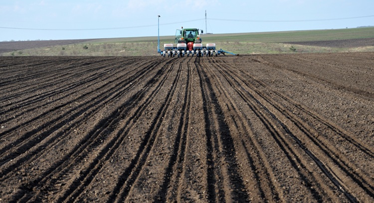 Mi hajtja a közeljövő traktorát?