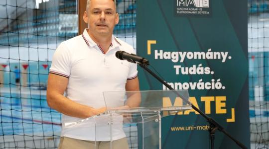 Agrármérnökök és úszómesterek: A MATE különleges szerepvállalása az egészséges életmódért Agrármérnökök és úszómesterek: A MATE különleges szerepvállalása az egészséges életmódért
