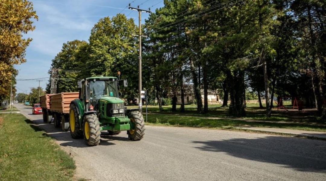 Vége a vontató korszaknak: Szigorúbb gépkezelői szabályok érkeznek a traktorosoknak