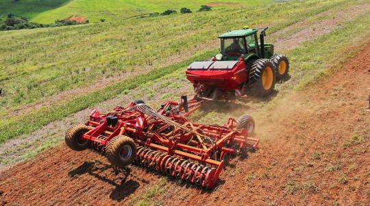 A HORSCH talajkímélő technológiái a gyakorlatban – fókuszban a vízmegőrzés