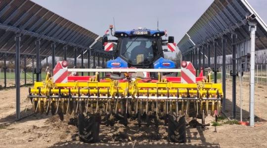 Nem csak árnyékol: Hogyan szabályozza a mikroklímát az ország legmodernebb napelemrendszere?