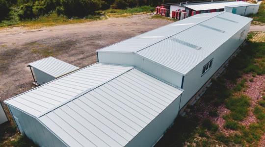 Hogyan vált a trapézlemez az agrárépítkezések egyik legfontosabb alapanyagává?