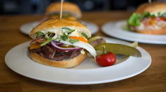 Nem lesz többé növényi steak: kitiltják a húsneveket a műhúsok csomagolásáról