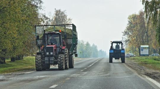 Türelemjáték az utakon: Hogyan előzzük meg a baleseteket a traktoros szezonban? Türelemjáték az utakon: Hogyan előzzük meg a baleseteket a traktoros szezonban?
