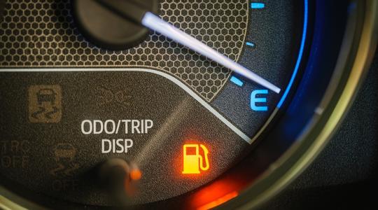 Ha porzik a tank, ezt a hibát ne kövesd el, különben ott maradsz az út szélén Ha porzik a tank, ezt a hibát ne kövesd el, különben ott maradsz az út szélén