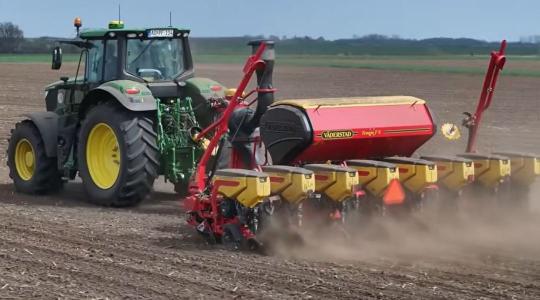 Demóban teszteltük az új Tempo vetőgépet – ezt tudja valójában Demóban teszteltük az új Tempo vetőgépet – ezt tudja valójában