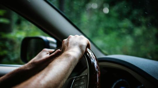 Újra az iskolapadba? Mindenkit átképeznének, aki nem tud takarékosan vezetni