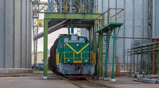 Zakatolnak az ukrán gabonavonatok a magyar határra: ennyi érkezik