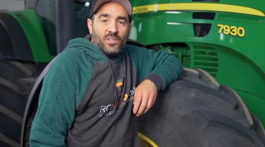 Távirányítással a földeken: búcsút inthetünk a traktorba való ki-beugrálásnak