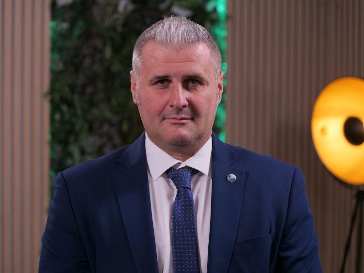 előadók
