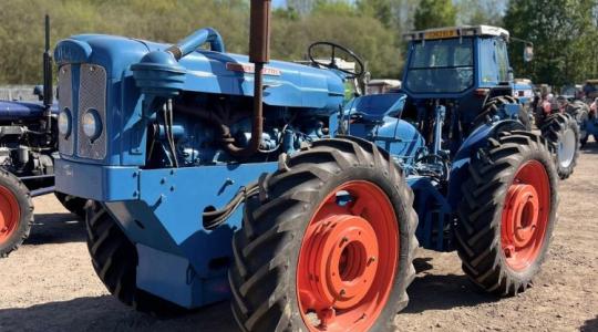 Vagyon lapul a pajtában? Több mint kétszázszorosára nőtt ezeknek a régi traktoroknak az értéke