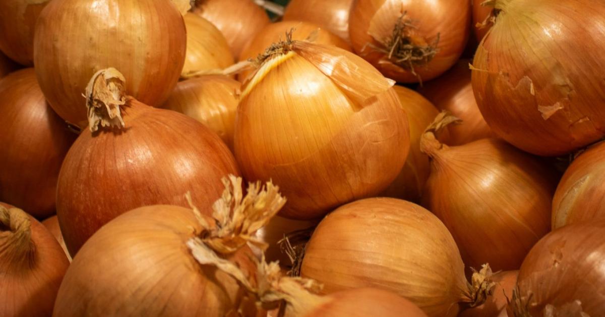 Fordult a kocka a hagymapiacon: Valami történt a raktárakban, ami azonnali áremelést hozott