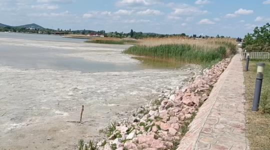 Kritikus a helyzet: már csak 10 centiméterre a Velencei-tó negatív rekordja
