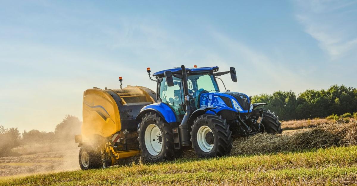 Nagy teljesítményű bálázás New Holland Roll-Belt Plus gépekkel