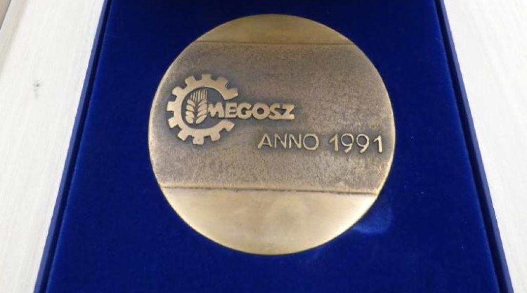 A mezőgép nem olyan, mint egy vasaló – elismerték Prof. Dr. Fenyvesi László munkásságát