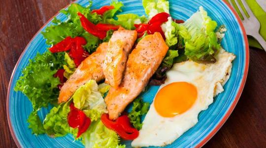 Kevesebb kalória, több étel: az étrendváltás trükkje