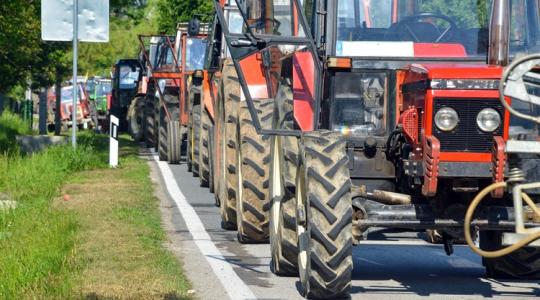 Új KRESZ: megszűnhet egy régi bosszúság a gazdák életében, tudtál róla?