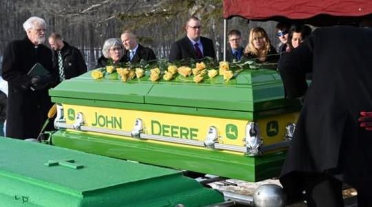 John Deere-rel a síron túlra is: Megható történet érkezett Amerikából