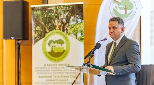 Milliárdok érkeznek most a kertészetekhez: ez menti meg a gazdákat Milliárdok érkeznek most a kertészetekhez: ez menti meg a gazdákat