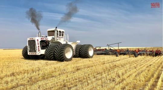 Big Bud 747 – a világ legnagyobb traktora, ami még ma is legendának számít Big Bud 747 – a világ legnagyobb traktora, ami még ma is legendának számít