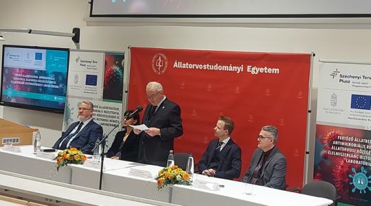 Életbevágó kutatások az Állatorvostudományi Egyetemen Életbevágó kutatások az Állatorvostudományi Egyetemen