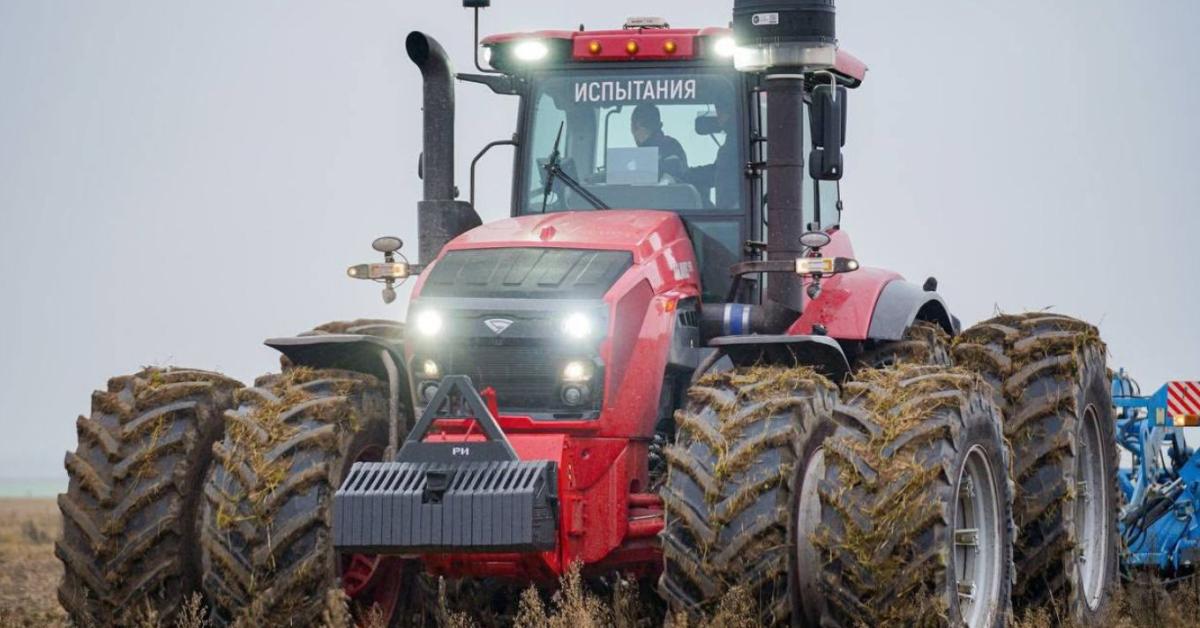 Új Belarus 5425 Titan: 542 lóerő a nagyüzemi munkához Új Belarus 5425 Titan: 542 lóerő a nagyüzemi munkához