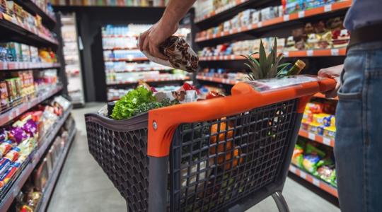 Zöldség, gyümölcs, hús a kosárban: tényleg az egészséges étrend a legdrágább? Zöldség, gyümölcs, hús a kosárban: tényleg az egészséges étrend a legdrágább?