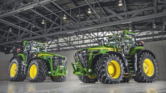 A John Deere kibővíti 8R és 8RX traktorsorozatát a nagyüzemi gazdaságoknak szánt új, nagy teljesítményű modelljeivel A John Deere kibővíti 8R és 8RX traktorsorozatát a nagyüzemi gazdaságoknak szánt új, nagy teljesítményű modelljeivel