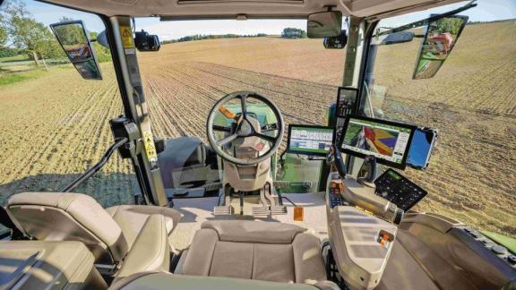 A John Deere kibővíti 8R és 8RX traktorsorozatát a nagyüzemi gazdaságoknak szánt új, nagy teljesítményű modelljeivel A John Deere kibővíti 8R és 8RX traktorsorozatát a nagyüzemi gazdaságoknak szánt új, nagy teljesítményű modelljeivel