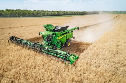 A John Deere bemutatja a 2027-es modellév fejlesztéseit a T5/T6, S7 és X9 sorozatú kombájnoknál A John Deere bemutatja a 2027-es modellév fejlesztéseit a T5/T6, S7 és X9 sorozatú kombájnoknál