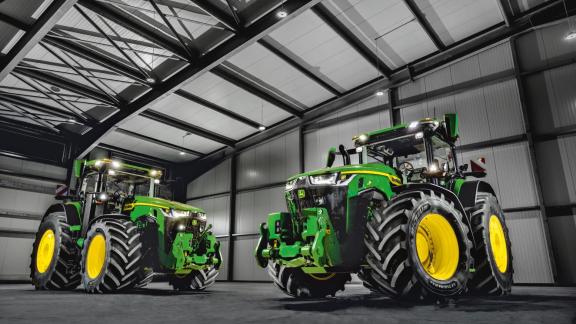 A John Deere bemutatja a 280–410 LE teljesítményű, megújult 8R, 8RT és 8RX traktormodelljeit A John Deere bemutatja a 280–410 LE teljesítményű, megújult 8R, 8RT és 8RX traktormodelljeit