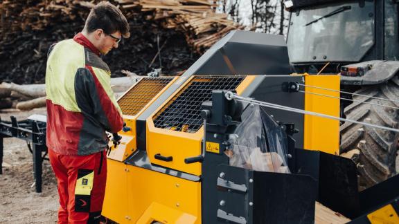 Professzionális tűzifa-feldolgozás új szinten az új TITAN 40/20 segítségével