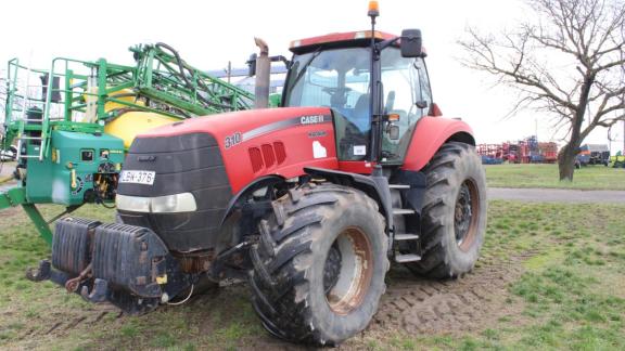 Traktorok árverésen