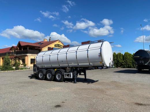 A GRAPAR tartályos félpótkocsi a gyűjtőfuvarozás terén is kiválóan teljesít !!!