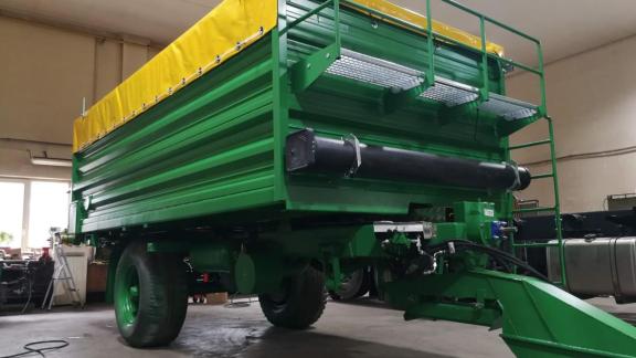 Tápszállító egytengelyes pótkocsi - DUMET VLH kitároló rendszerrel Tápszállító egytengelyes pótkocsi - DUMET VLH kitároló rendszerrel