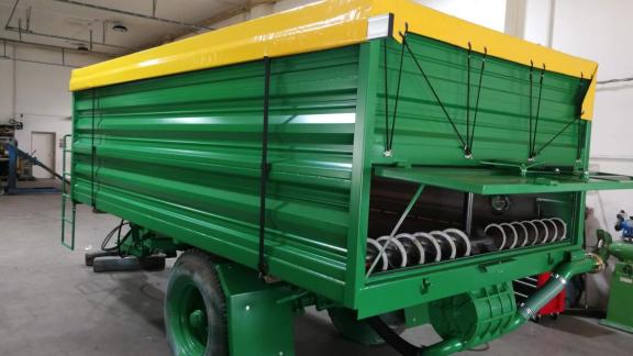 Tápszállító egytengelyes pótkocsi - DUMET VLH kitároló rendszerrel Tápszállító egytengelyes pótkocsi - DUMET VLH kitároló rendszerrel