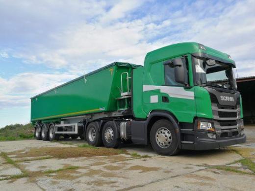 DUMET billenőplatós fújós kitárolású tápszállító félpótpótkocsi