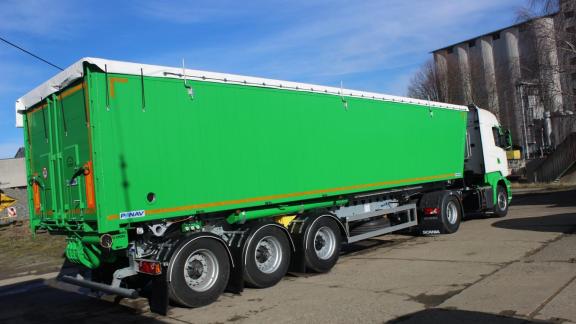 DUMET billenőplatós fújós kitárolású tápszállító félpótpótkocsi