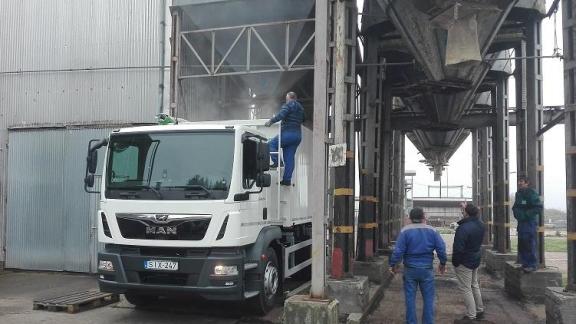 Így dolgozik szarvasmarhatelepen a DUMET VLH fújós kitároló rendszer – VIDEÓ Így dolgozik szarvasmarhatelepen a DUMET VLH fújós kitároló rendszer – VIDEÓ