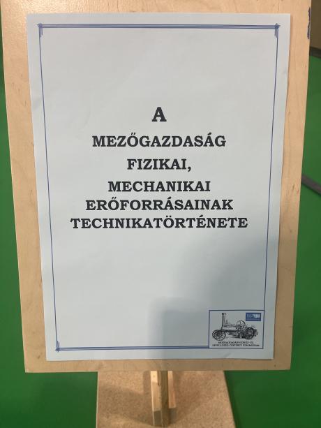 Sok eszk&ouml;z volt ki&aacute;ll&iacute;tva.