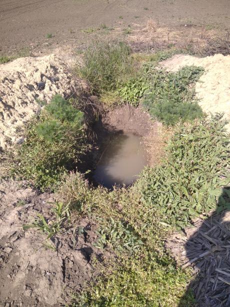 3 db 100-as cső van függőlegesen 1,3 méter