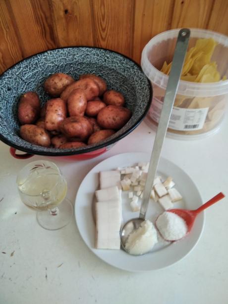 Slambuc hozz&aacute;val&oacute;k